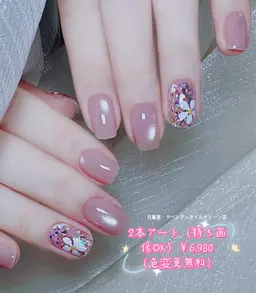 【自爪・持ち込みデザイン】🌟2本 アート×2個パーツ付け放題メニュー　￥6,980