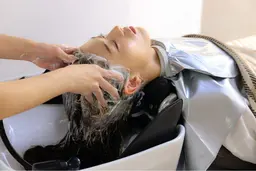 《🫧新規ミニモ限定🫧》🌱カット＋アロマヘッドスパ（20分）＋頭浸浴＋Aujuaトリートメント