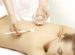 【背中美人ピール】古い角質を取り除き肌本来の生まれ変わる力をサポートし★ツルスベ肌に★