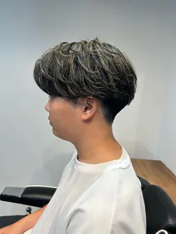 【メンズカット+ハイライトメッシュ】​〜​抜きっぱなしのハイライトメッシュ+カット​〜​ハイライトメッシュで動きのあるスタイルに