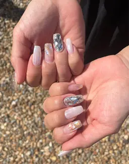 ネイル４本アートコース※ペイントアート、キャラネイル、3Dネイル、エアブラシアートは対応しておりません。※長さだし別途。