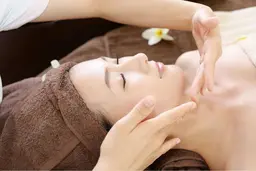 【足むくみケア付】お顔そり＋フランス産海藻パック 90分10600円→9200円