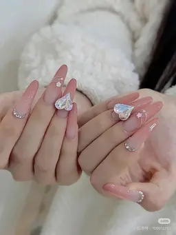 【チップ長さだし】持ち込みデザイン10本🌸 限定のスト一ン・パ一ツ·シ一ル付け放題(120分)