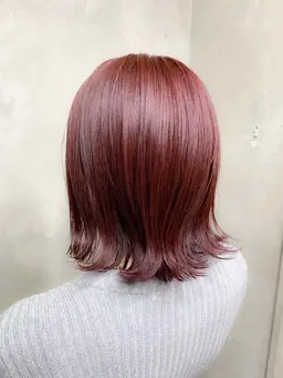 ブリーチを使わないダブルカラー👩🏼✨ ブリーチを使わず髪の毛のベースを明るくして、カラーをします🌼