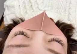 ✨フラットラッシュ120本✨持ちの良さが大人気！ナチュラルな仕上がり。