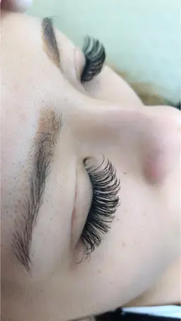 ボリュームラッシュ付け放題【300本保障】★期間限定モデル募集(半額以下)