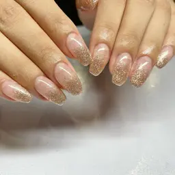 💫土日限定💫【HAND/mai】キラッとシンプルに!ラメグラ(オフ込み60分) ¥6,000