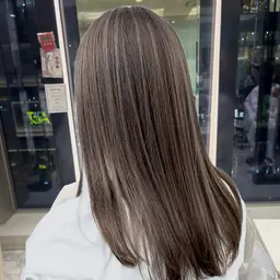 【🌼ハイライト＋全体カラー🌼】立体感が欲しい方🧚ハイライトブリーチ有無どちらでも可能です✨️シャンプーブロー込み