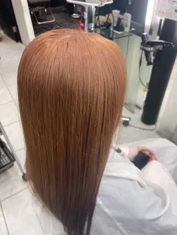 ブリーチ+オンカラー(ケアブリーチで痛みを最大限に抑え理想のお色に仕上げます。)