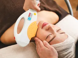 顔脱毛×ヒト幹細胞