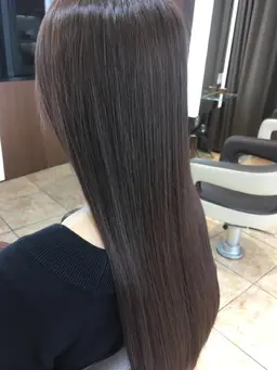 ディレクターカット➕ダメージ軽減リタッチ縮毛矯正➕補修トリートメント