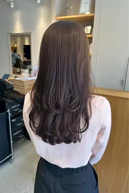 カット(ショートorレイヤー)＋SLKトリートメント🎀（3センチ以上カット可能な方）