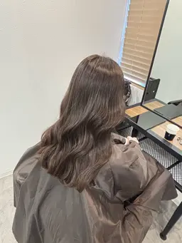 ✨️ミニモ学割限定価格！✨️   🎈【 イルミナorアディクシーカラー➕艶サラ♫3stepトリートメント】🎈