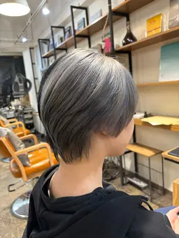 ｛ケアブリーチ使用｝カット＋ダブルカラー✨＋トリートメント