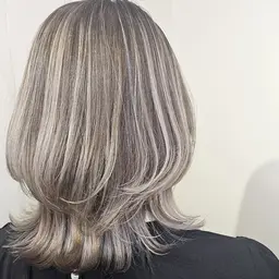 【ハイトーンmenu】全頭ブリーチorハイライト&カット&ケアTr♥