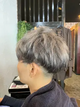 【ショート、ボブ限定❗️】💥ケアブリーチ＋☁️やわらカラー＋✨うる艶トリートメント