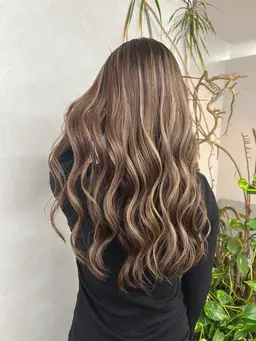 🍀ケアブリーチ🍀ハイライト全種＋メンテナンスカット🍀¥19800