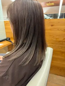 ✂️ カット＋アディクシーカラー🟦しっかり色味を感じる高発色カラー。