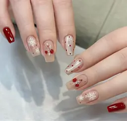 12月限定<長さ出し10本>アート4-6本（パーツ2個付き）ストーン付き¥9000🉐🉐🉐