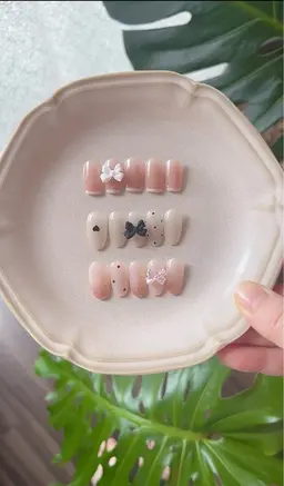 🉐リボンネイル🎀定額デザイン+甘皮ケア+保湿オイル