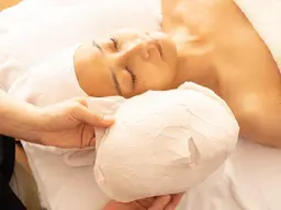 全顔毛穴洗浄+小顔ゴルキ+リフト導入(生コ-ラゲン)+美肌石膏パック+ハント保湿パック