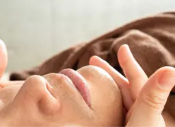 【本当に効果を感じたい方に！美容室感覚で通えるメンズ全身脱毛】メンズ脱毛に特化したRenaissance UOMO使用！