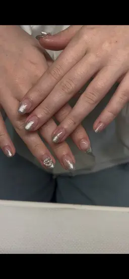 オフありラメグラデーション✨カラー豊富🌈お爪伸ばしてる方探しています！