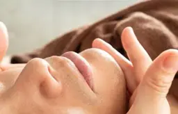 【男性•ヒゲ脱毛】朝剃ったのに夕方また生えている！男性ヒゲ問題は深刻な悩み