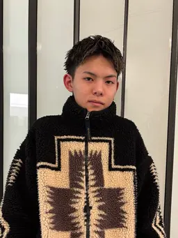 メンズカット+ケアハイライトカラー(ケアトリートメントつき)✨️(U24、男性限定)