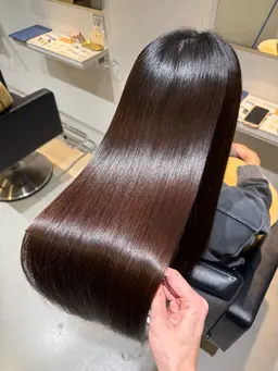 【定番人気メニュー⭐️】似合わせカット+ケアカラー+ 内部補修Tr