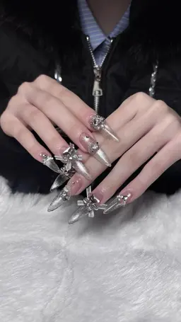 クリアネイル🧊❄️‧⁺ ⊹˚.パーツ2つ無料※長さだし10本込