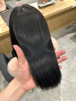 【癖の悩みを改善】縮毛矯正