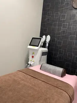 VIOワックス脱毛＋光脱毛で即日ツルスベに✨光脱毛のみよりWax併用で約4倍脱毛効果あり◎