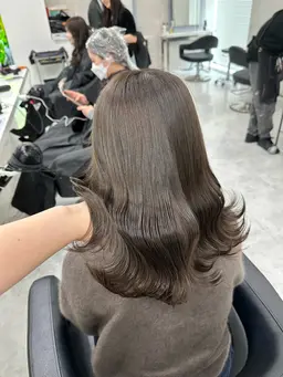 ＼1日3名限定クーポン‼️／赤み消しオリーブ暗髪カラー🫒🌿＋オリジナルトリートメント✨赤みが気になる方オススメ💞