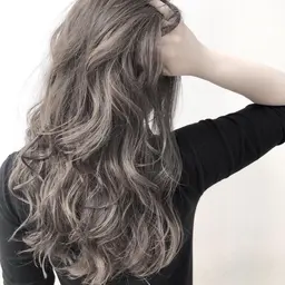 【大人気‼️】✨透明感バツグン✨ハイライトで外人風グレッシュカラー　　【ケアブリーチ込み】