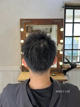 メンズカット（シャンプー&ブロー込み）お好きなスタイルに出来ますのでご相談ください