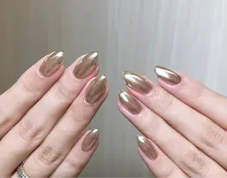 ✨キラっとした光沢感が可愛いミラーネイル🩷初回オフ無料