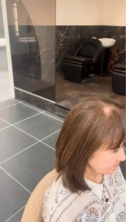 【白髪染めで諦めてた透明感カラーを実現✨】白髪ぼかしハイライト👩‍🦳+トリートメント🫧