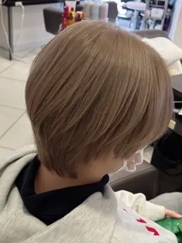 カット+ブリーチオンカラー