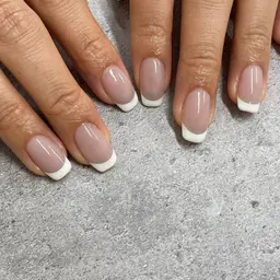 【表参道店】4/8 12:00​〜​/14:00​〜​/16:00​〜​オフありのみ❗️パラジェル　フレンチネイル