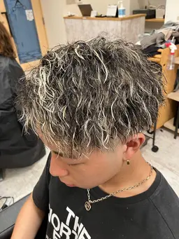 🔥【イメチェン】🔥デザインカット＋Wメッシュブリーチ＋眉カット