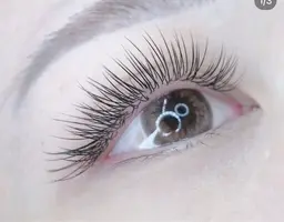 ★高持続・超軽量★フラットラッシュ80本+持ち美容液コーティング¥3980