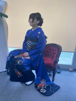 振袖着付ヘアメイクコース　朝６時から着付できますのでご希望の方はお問合せくださいませ