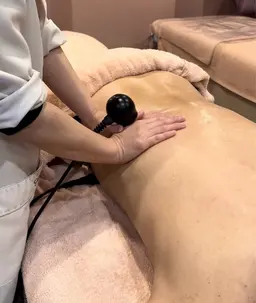 腰痛・生理痛・更年期・PMSの方必見！期間限定！一度体験したら、また必ず受けたくなる！体の芯から温め、血流改善