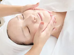 【毛穴洗浄＋ホワイトニング＋エイジング】深層リンパ 3種類のパック付 90分