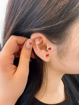 カット+耳つぼジュエリー