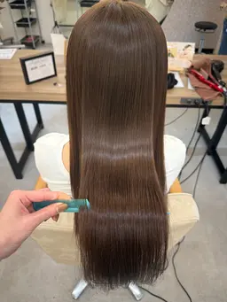 【感動のまとまり感♪】 ¥24500→20000🍁カット＋美髪矯正🍁