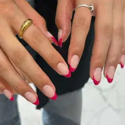 🤍【フレンチネイル】ベースカラーなし/オフあり/ケア込み◎