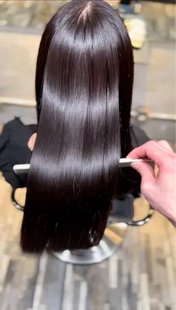 「レディース、メンズ共通」艶髪カット