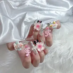 【お気に入りした方】130分以内:デザイン持ち込み➕長さ出し10本➕アートやり➕パーツ付け放題